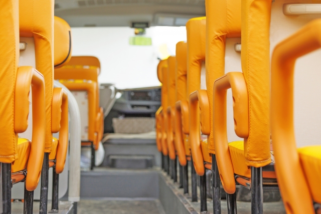 学校からご自宅まで送迎します